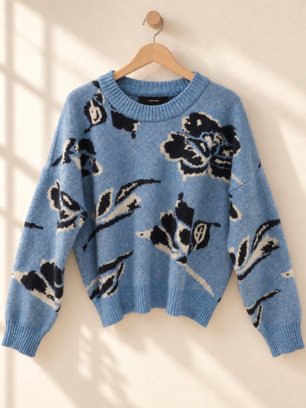 Vero Moda, Oversized Floral Knit Sweater, Blue Black Cream, Size L
